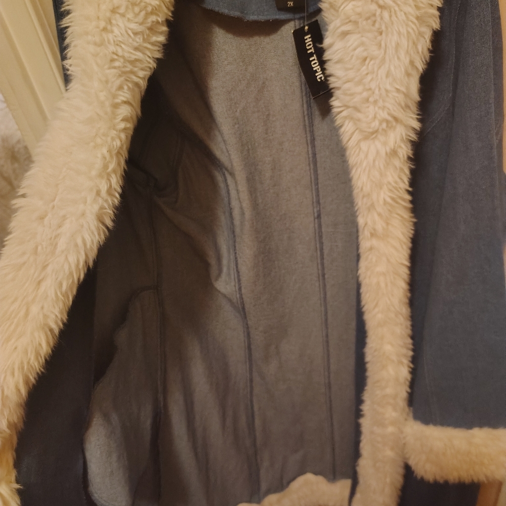 Coat - Picture 3 of 7